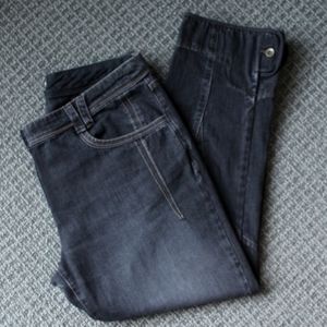 Cropped black barrel jeans with many cute details LIKE NEW